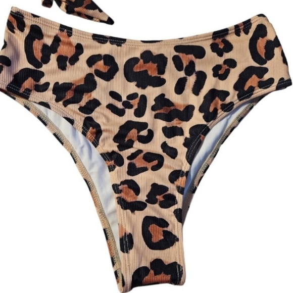 Leopard Print One-Shoulder Bikini - Picture 4 of 4